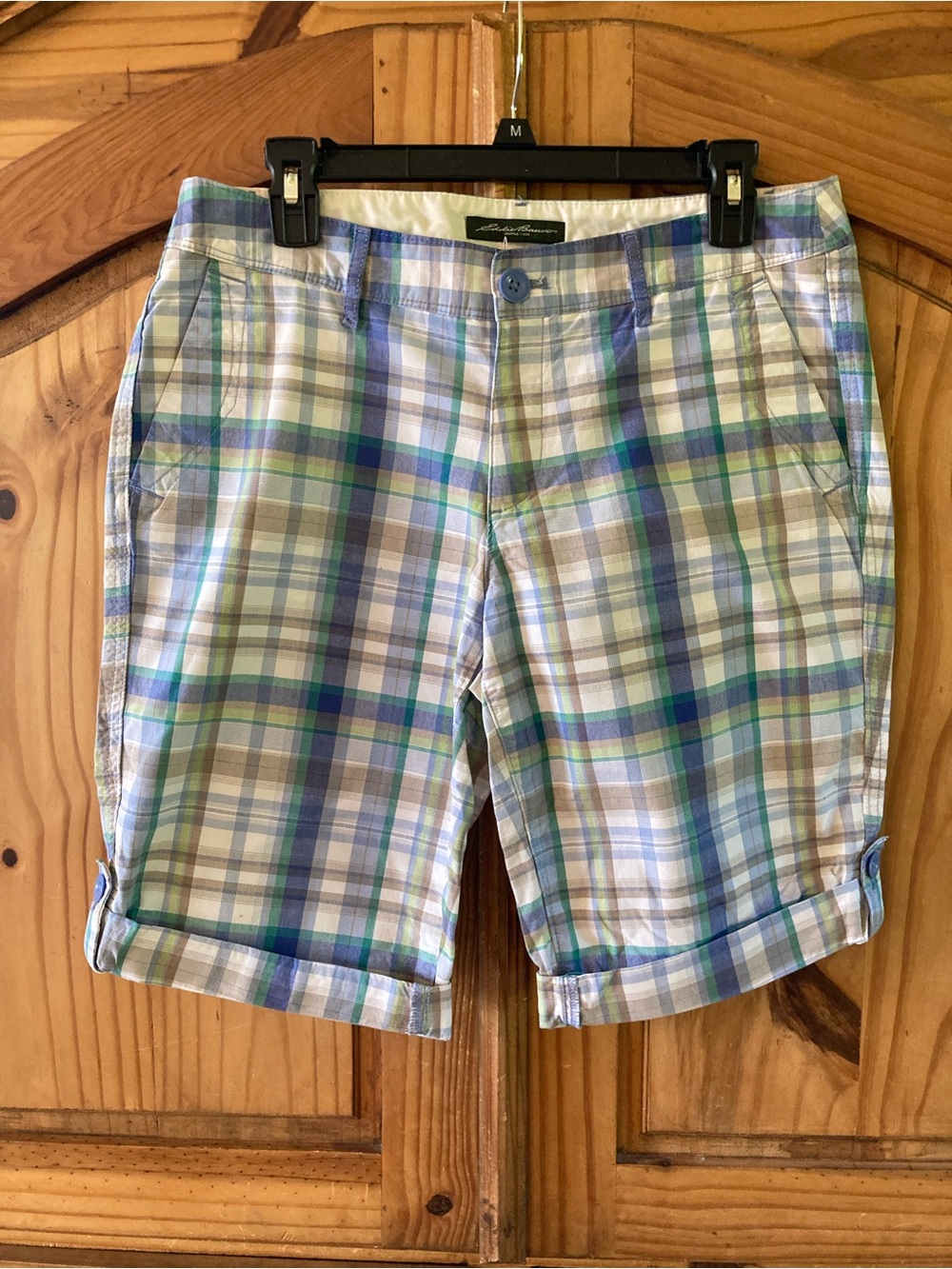 Women’s Eddie Bauer blue green plaid cuffed hem long shorts size 8
